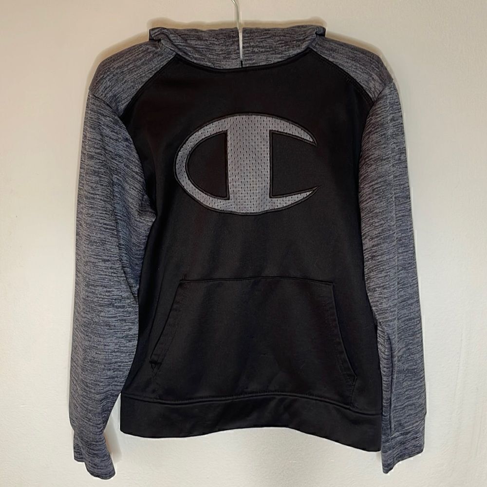 Champion youth Medium pullover hoodie.  Hand warmer pocket in front.